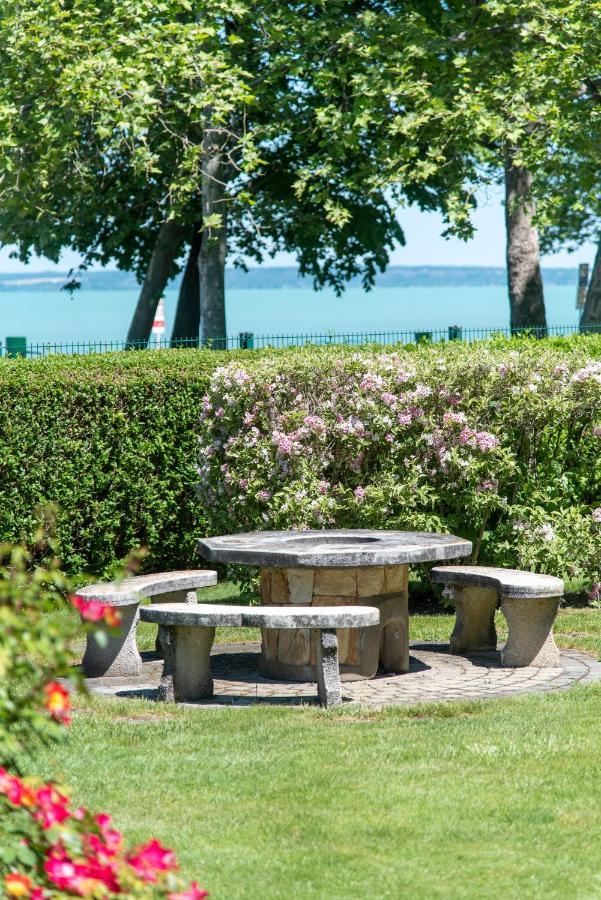 Balaton Lakeside Residence Siofok Ngoại thất bức ảnh