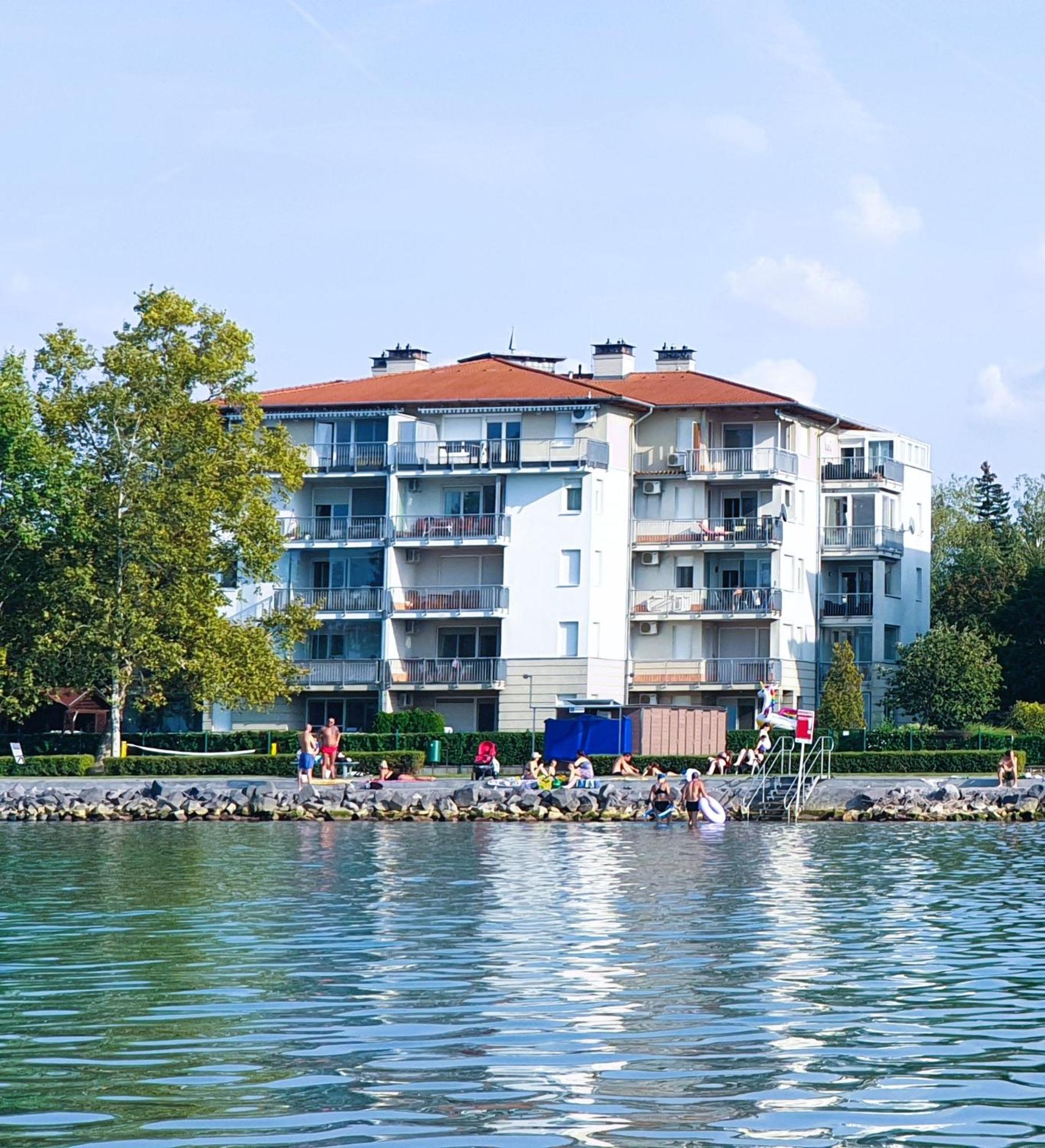 Balaton Lakeside Residence Siofok Ngoại thất bức ảnh